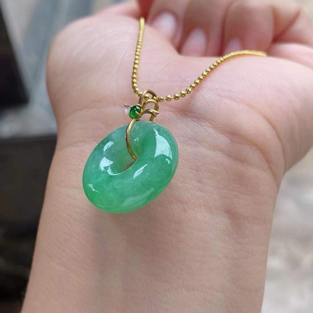 Ice Jade Donut Pendant – Intense Green