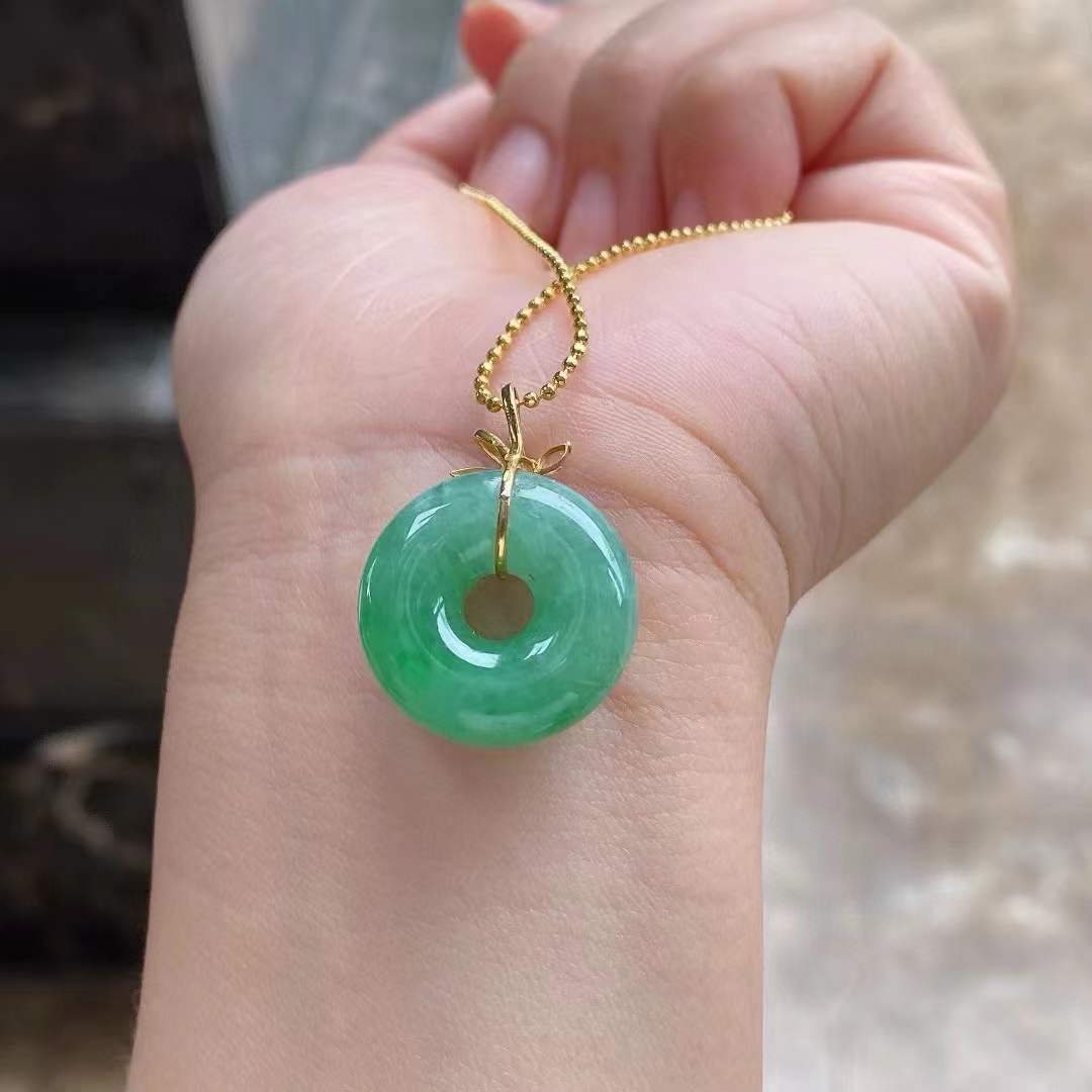 Ice Jade Donut Pendant – Intense Green