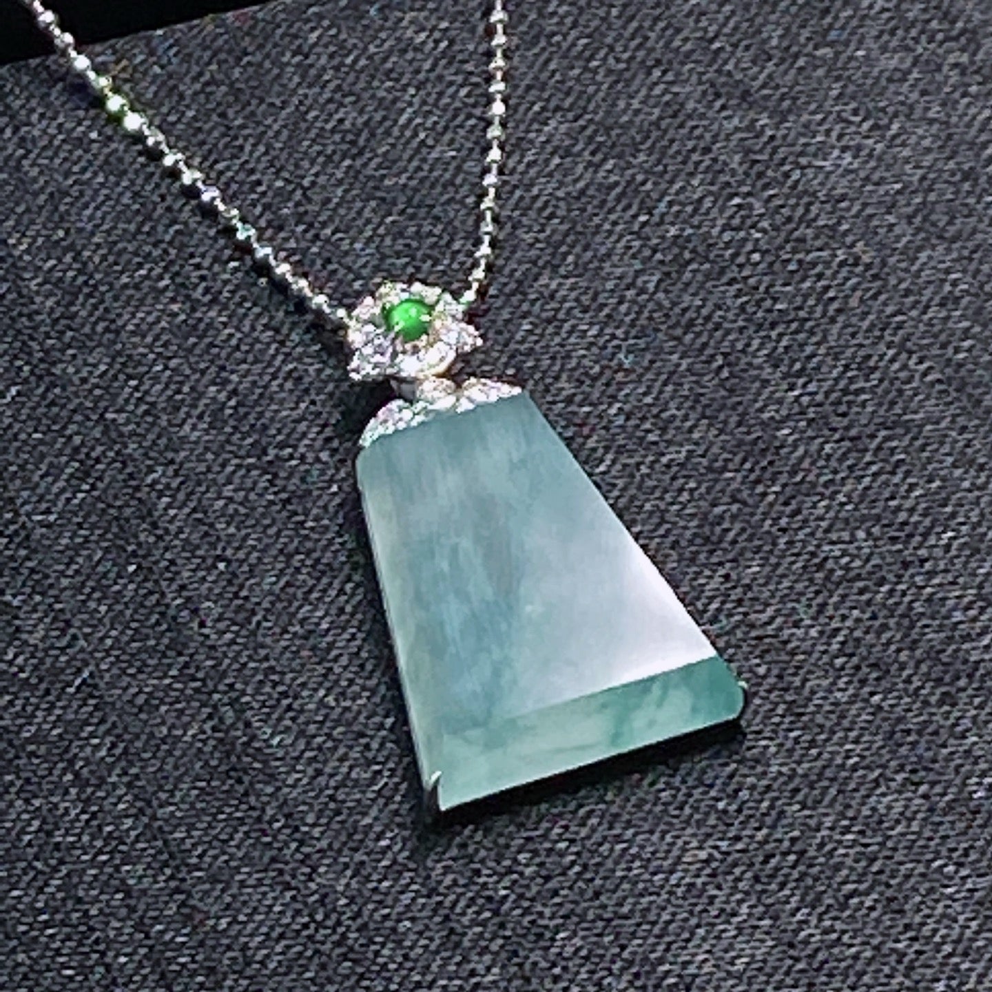 Jade - Pendentif Wu Shi Pai de Qualité Glace