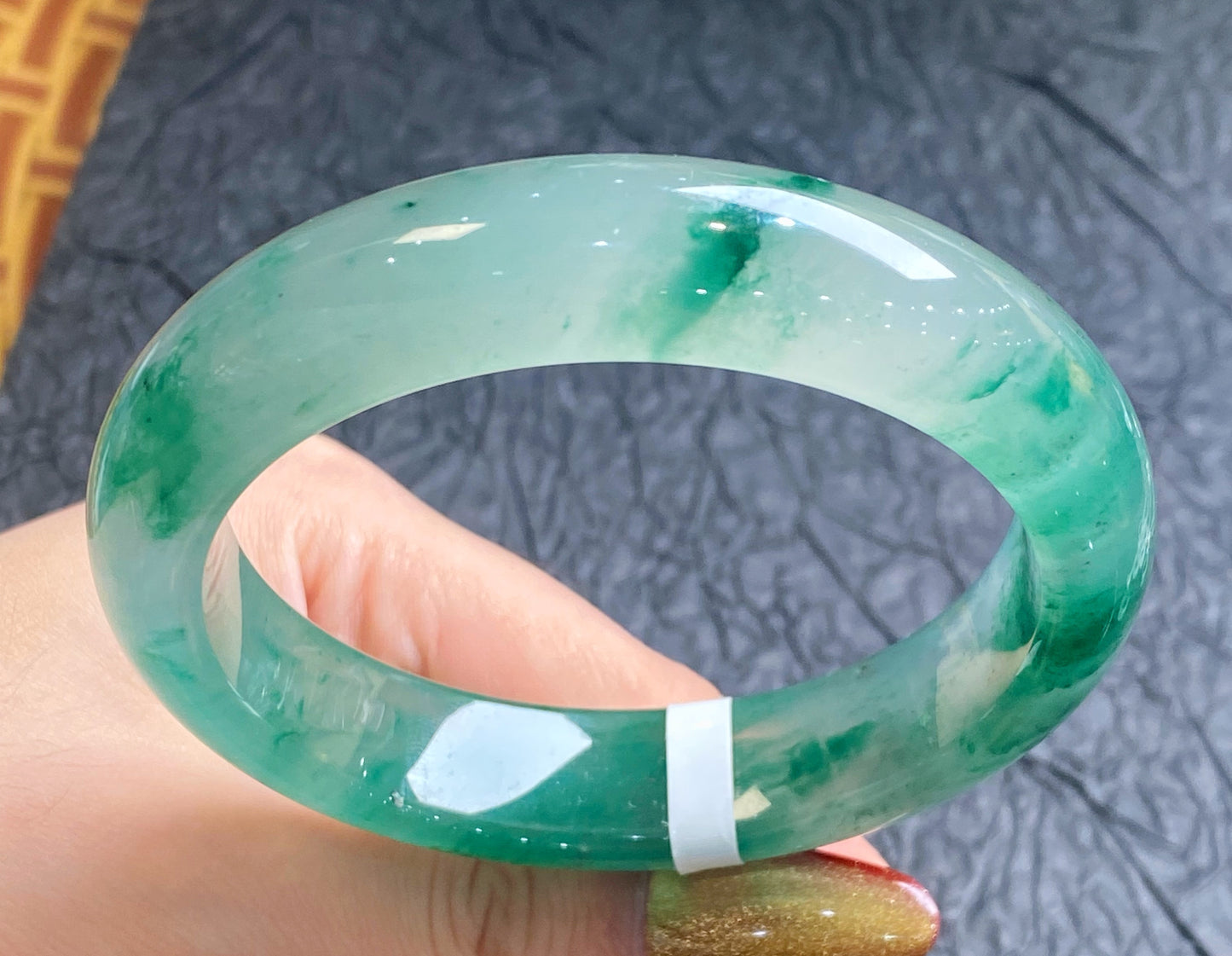 Jade - Bracelet Jonc en Jade Piao Hua
