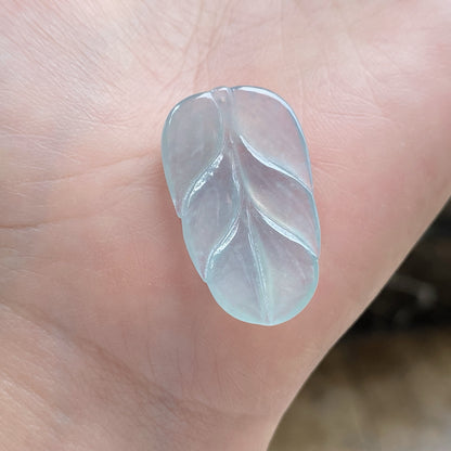 Jade - Pendentif Jade blanc feuille percé