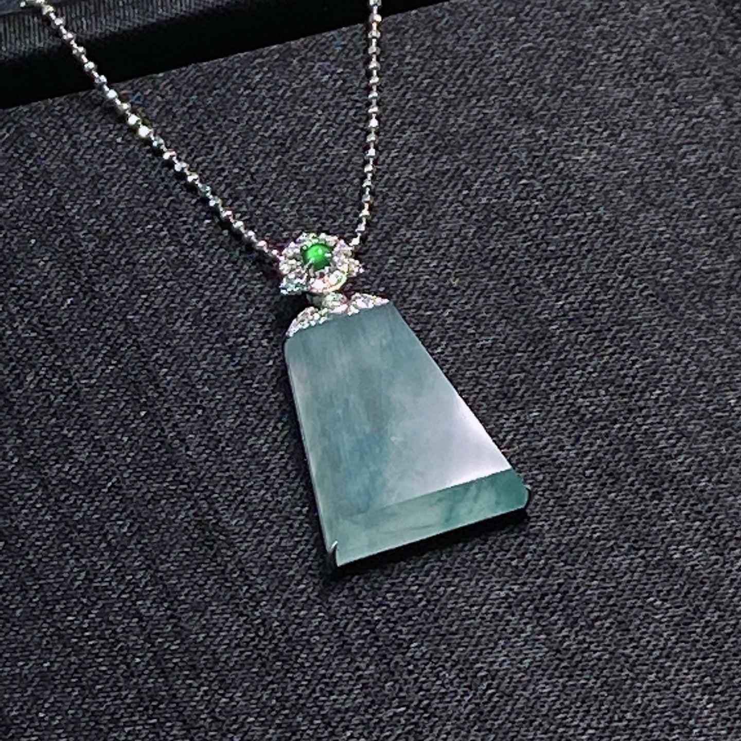 Jade - Pendentif Wu Shi Pai de Qualité Glace
