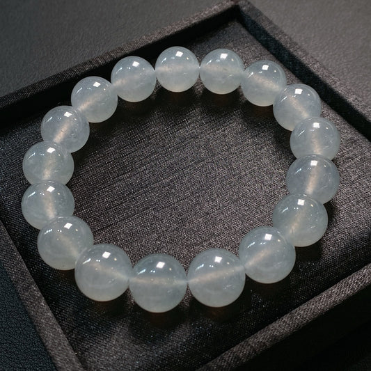 Perles de Givre – Bracelet en Jade Glacé Cristallin